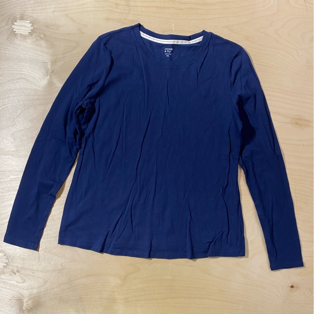 Crown & Ivy Navy Long Sleeve Crewneck Tee PL (QX)